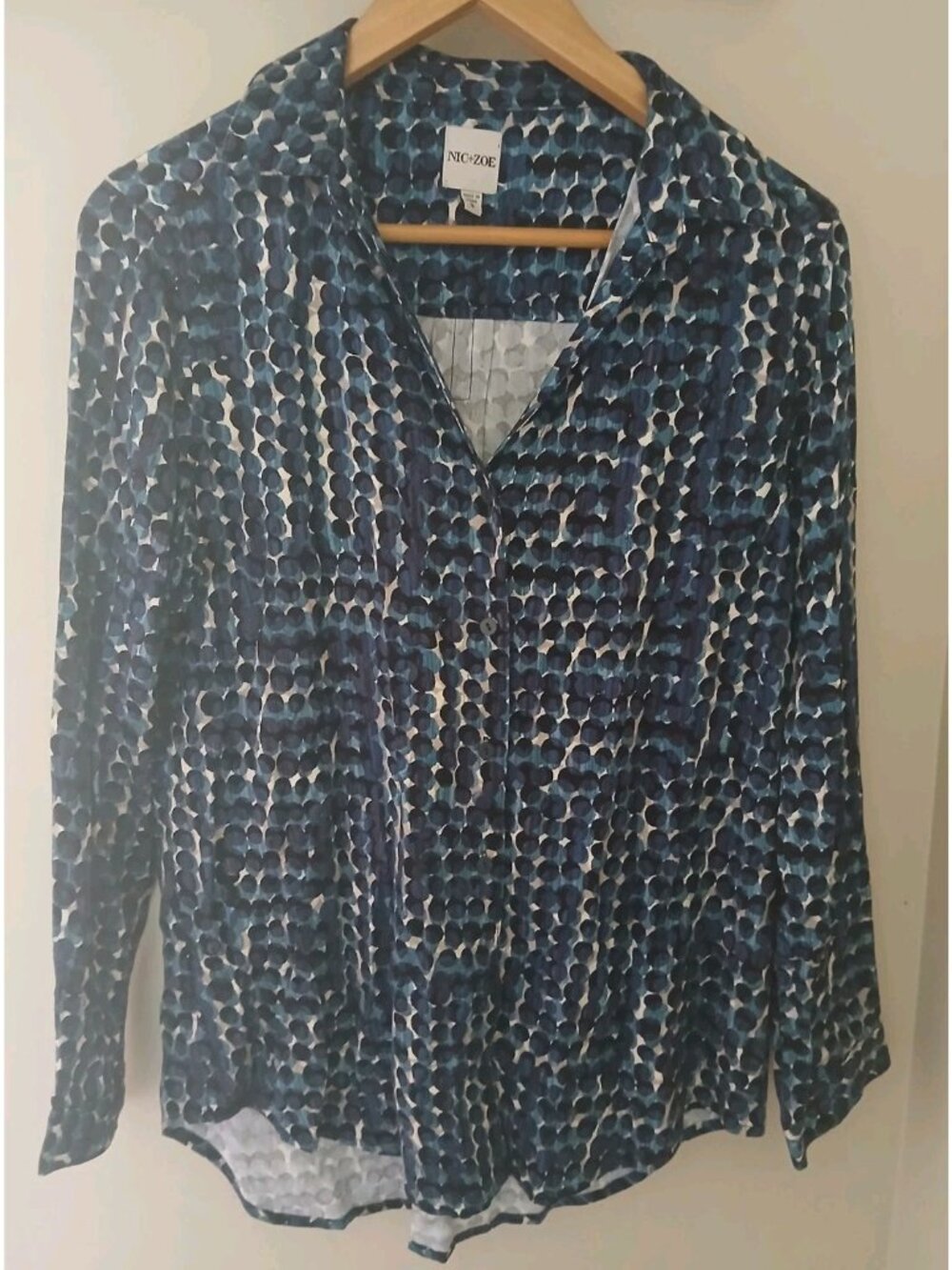 Nic & Zoe Button Down V Neck Blouse